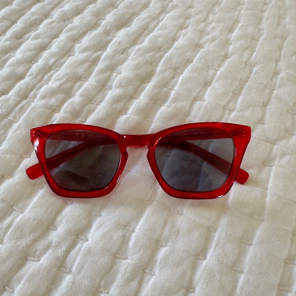 AJ Morgan ❤️ Red Cat-Eye Reader Sunglasses 🕶️